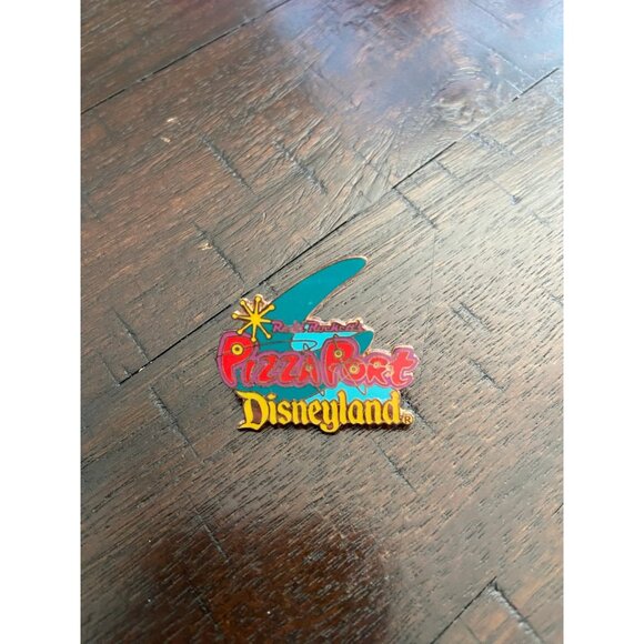 Disney Parks Disneyland Pizza Port Red Rockett's Rare Vintage Trading Metal Pin - Picture 1 of 6